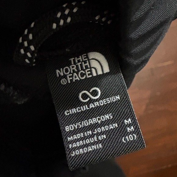 The North Face BOYS Black Athletic Shorts - Picture 3 of 3